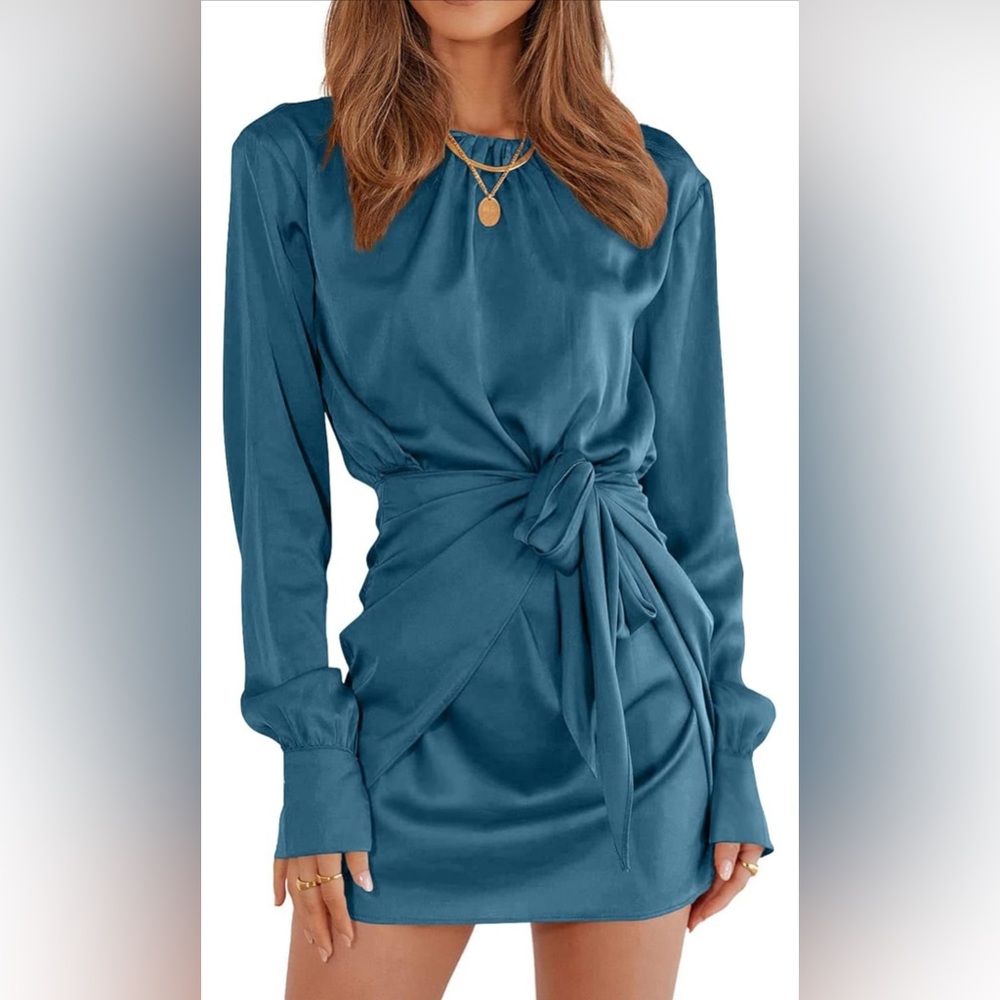 Elegant Teal Long-Sleeve Dress